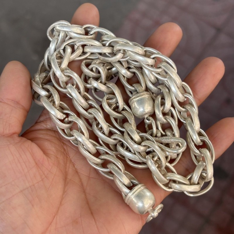 Vintage Collectible Jewelry - Antique Style Interlocking Oval Link Necklace,