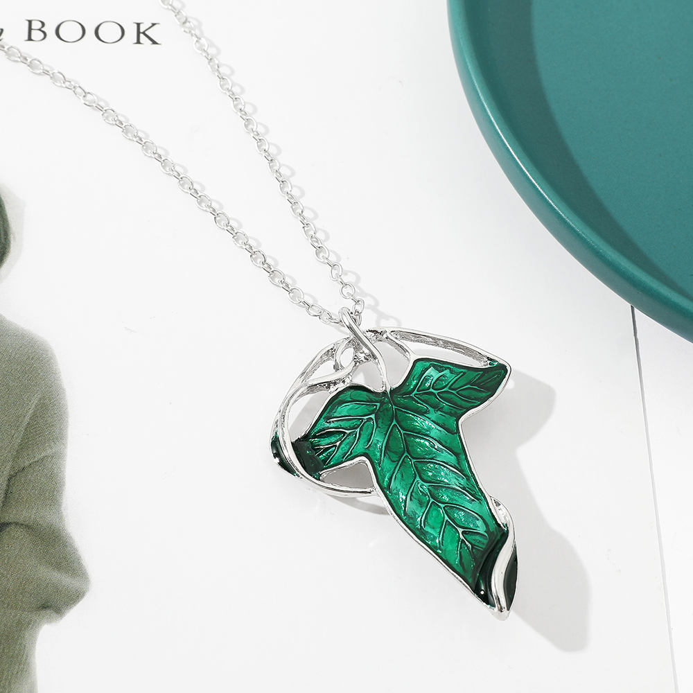 Vintage Green Leaf Pendant Nec - đánh giá và giá Vintage Collector